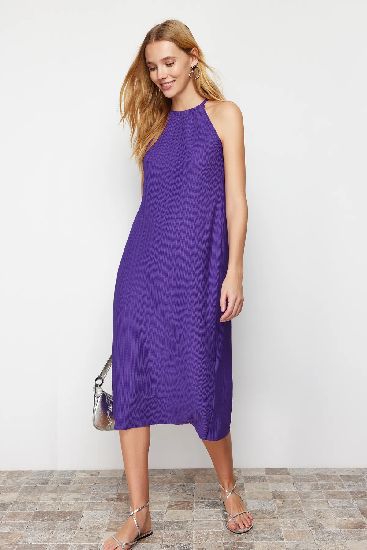 Trendyol Collection  Lila Etuikleid/einfarbiges, ärmelloses Midi-Strickkleid mit Falten TWOSS23EL00752