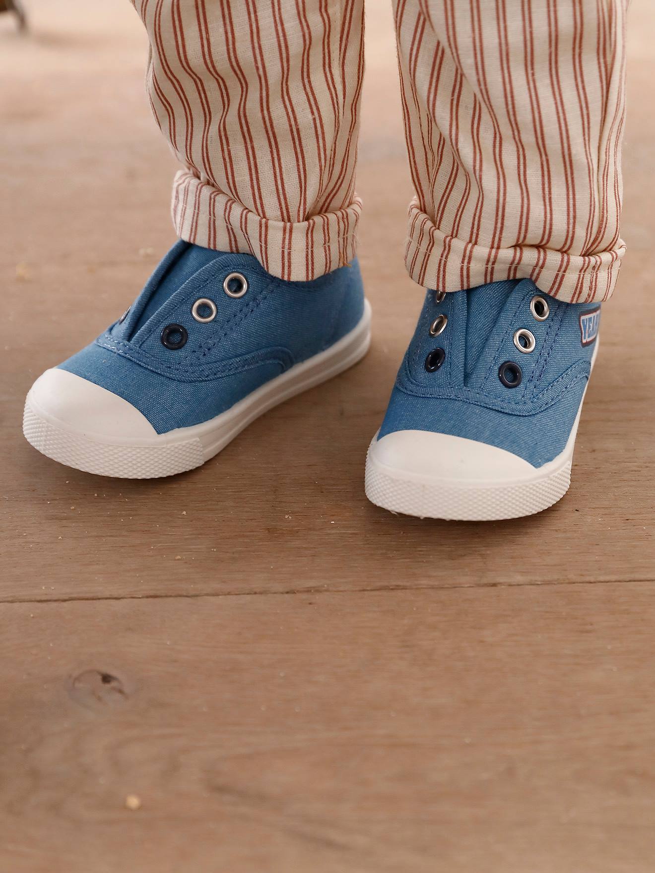 Baskets élastiquées en toile bébé rouge