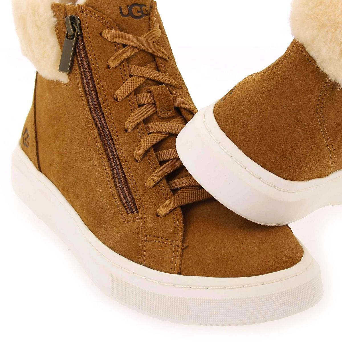 UGG  ALAMEDA ZIP - Camel