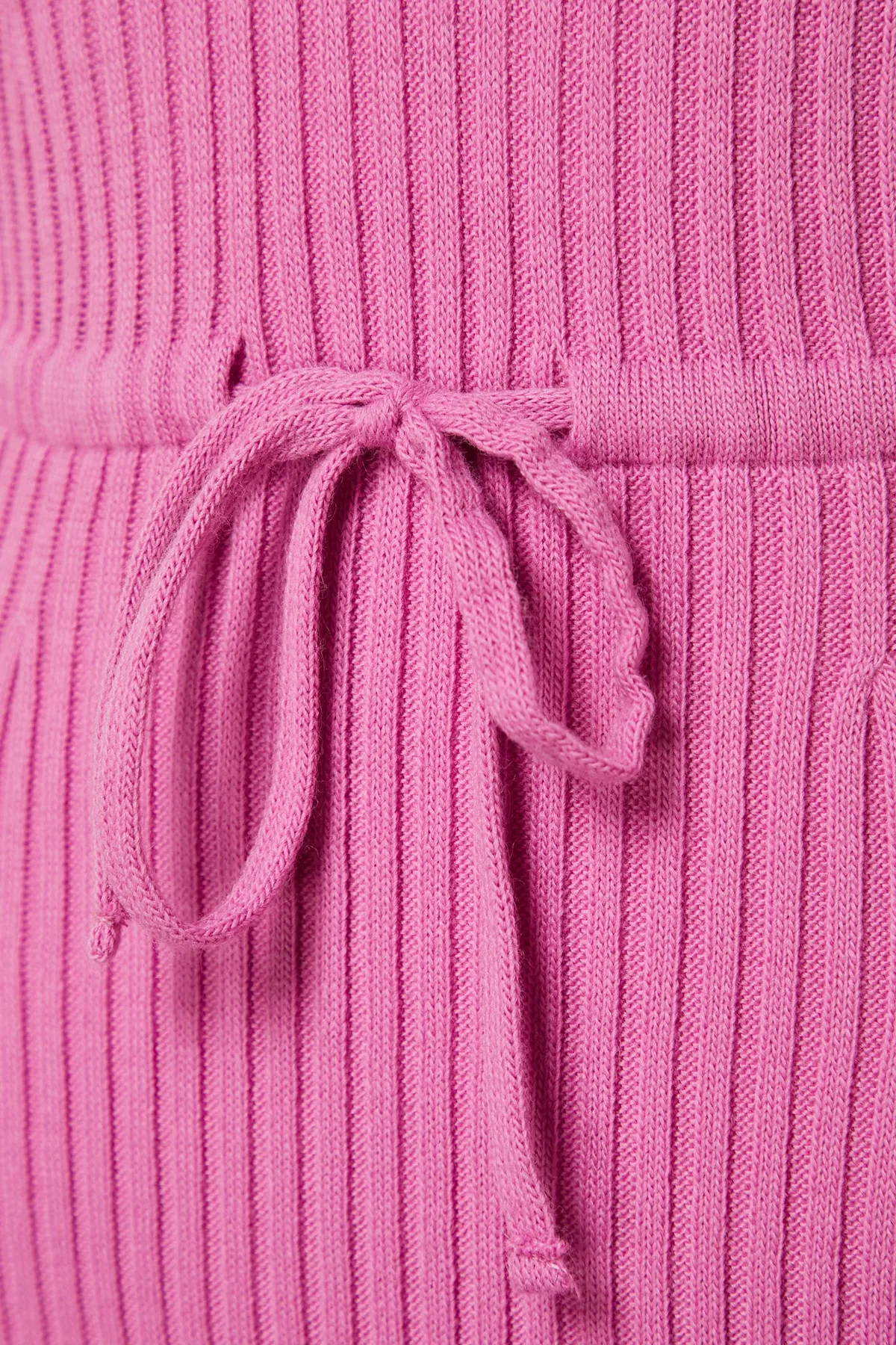 Trendyol Collection  Rosa Midi-Strickkleid TWOAW23EL00535