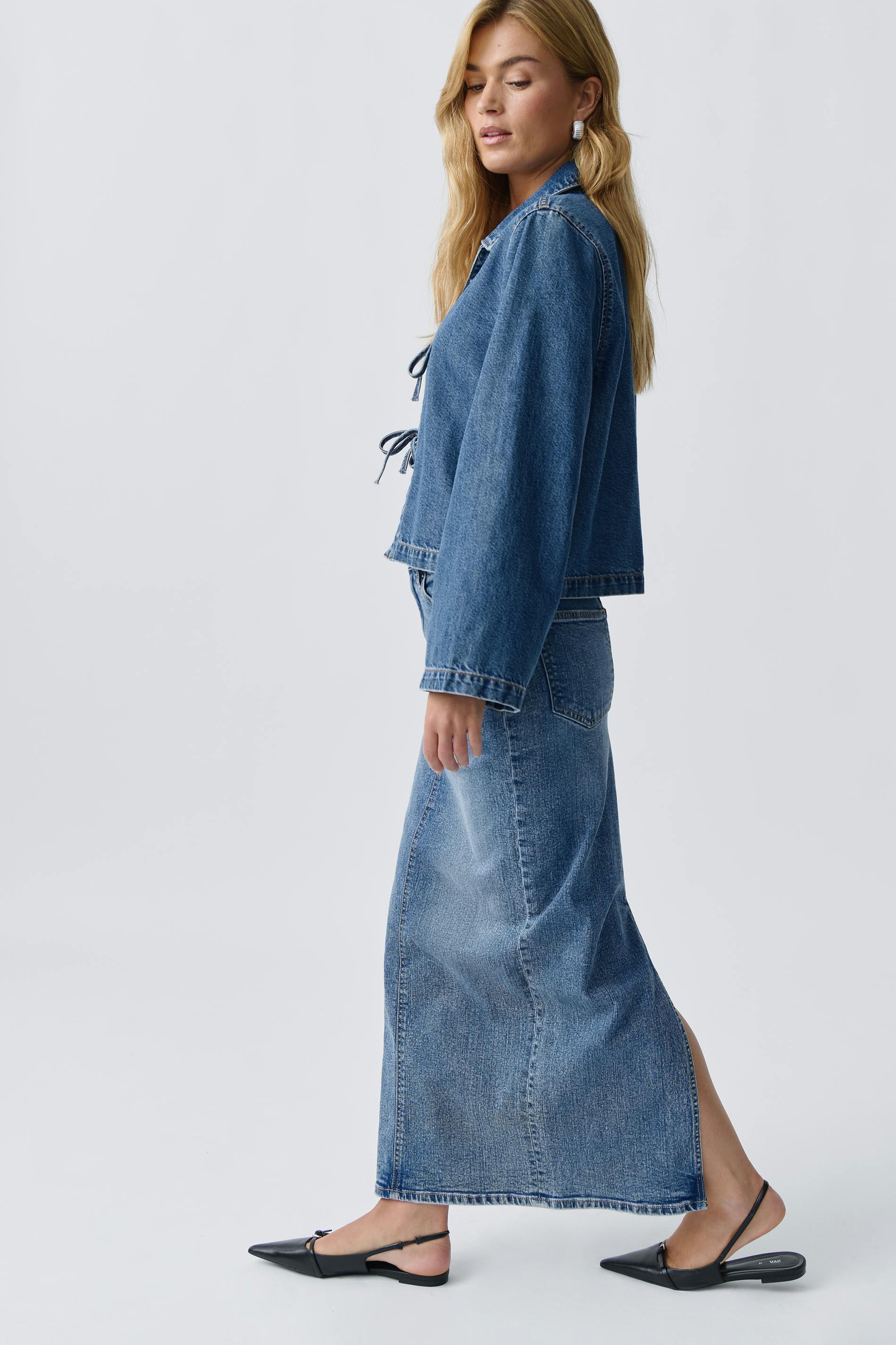 Column denim skirt