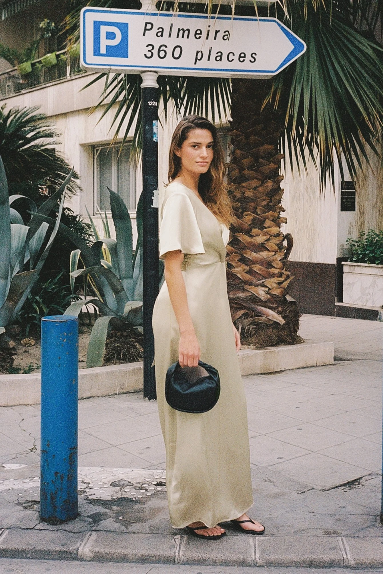 Maxikleid mit Überlappung vorne