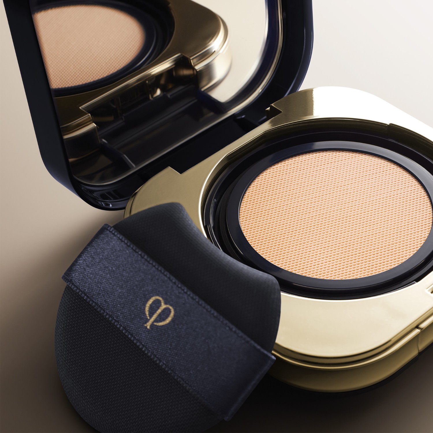 Radiant Cushion Natural