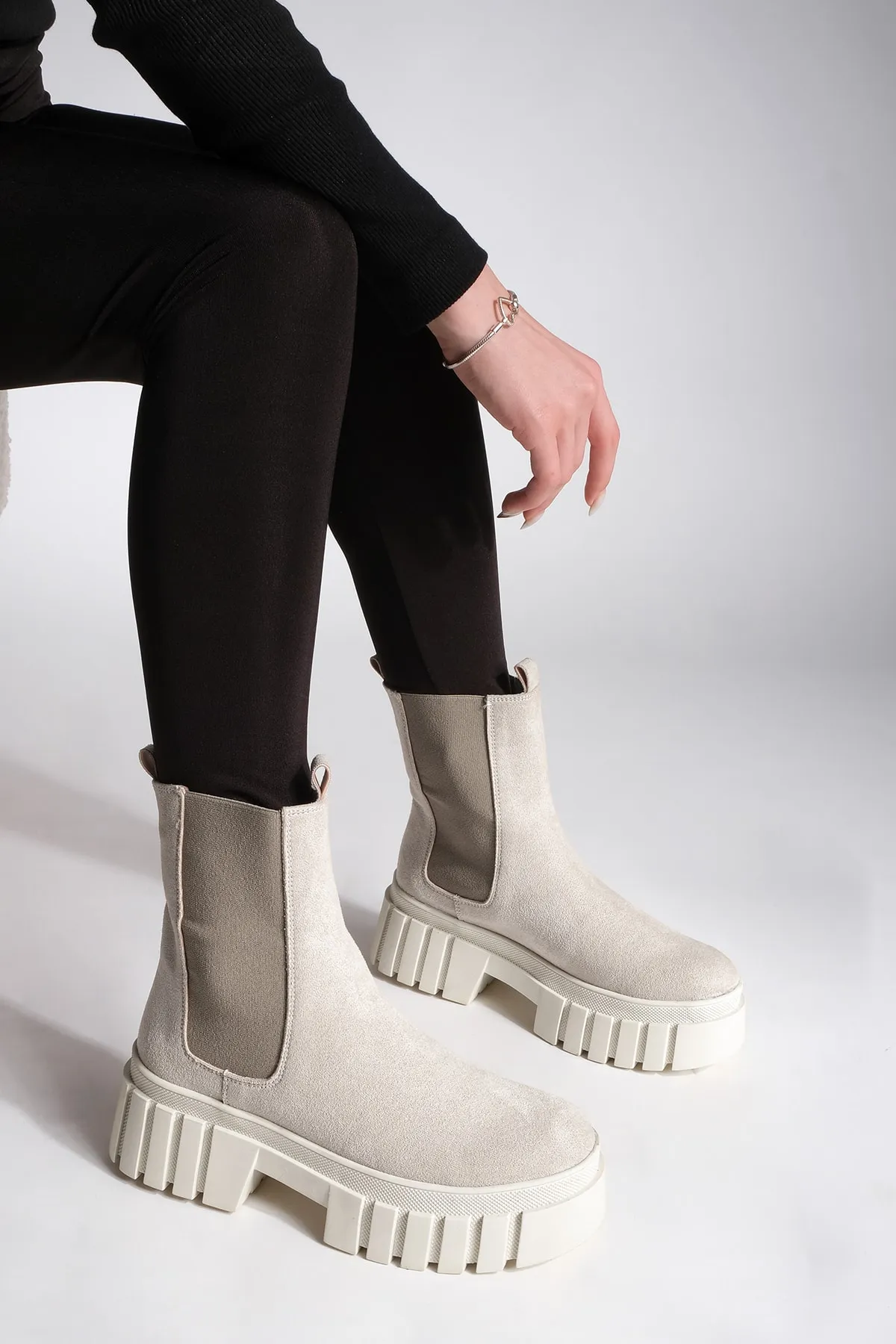 Marjin  Damen-Tagesstiefel aus echtem Leder mit elastischem Seitenband, dicker Sohle, Martes-Beige-Wildleder