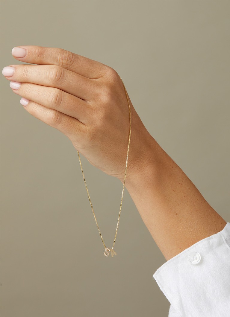 Pandantiv cu vârf de diamant W din aur galben, diamant de 0.05ct, alfabet