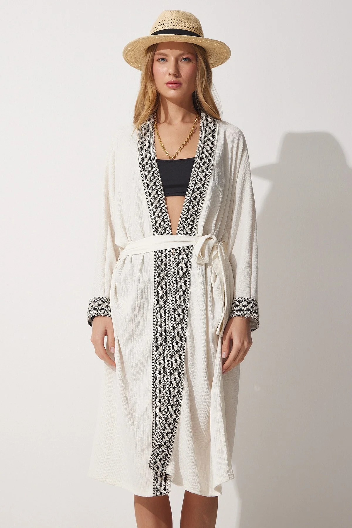 Happiness İstanbul  Langer Kimono aus Crinkle-Viskose mit Streifendetail