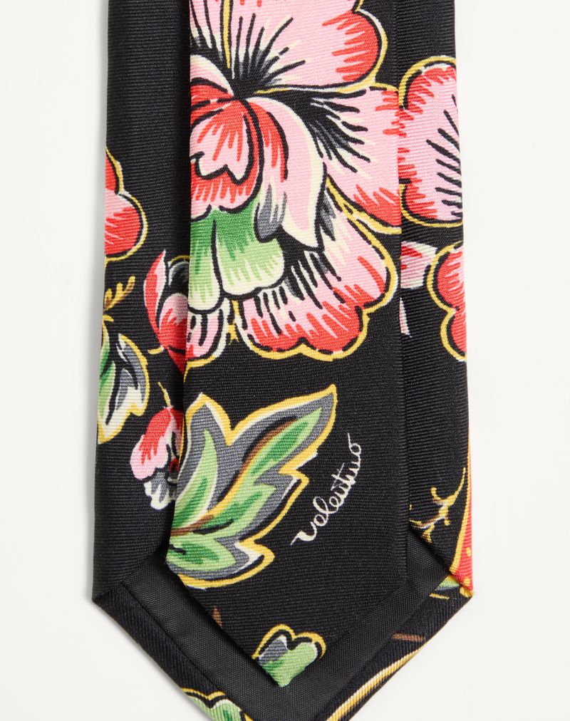 Silkeslips med blomstermotiv af papir