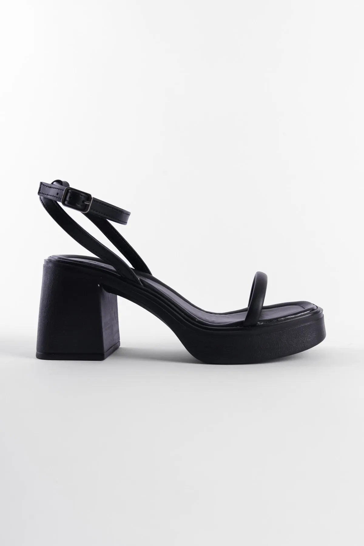 Capone Outfitters  Sandalette - Schwarz - Plateau Absatz