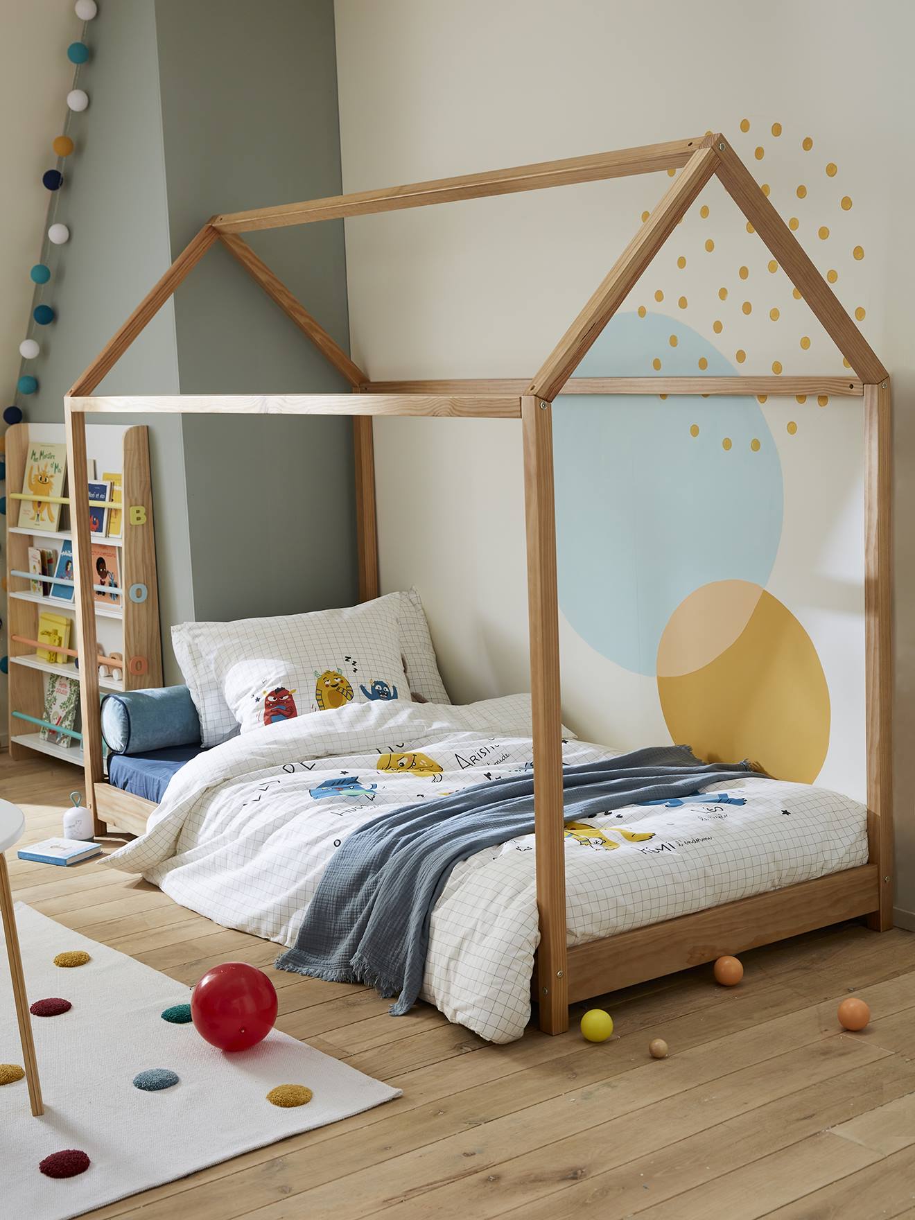 Vertbaudet Niedriges Kinderzimmer Bodenbett, Hausbett - natur