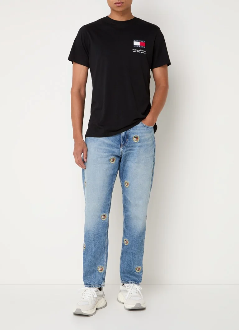 Jeansy Tommy Hilfiger Isaac o dopasowanym kroju z haftowanym logo
