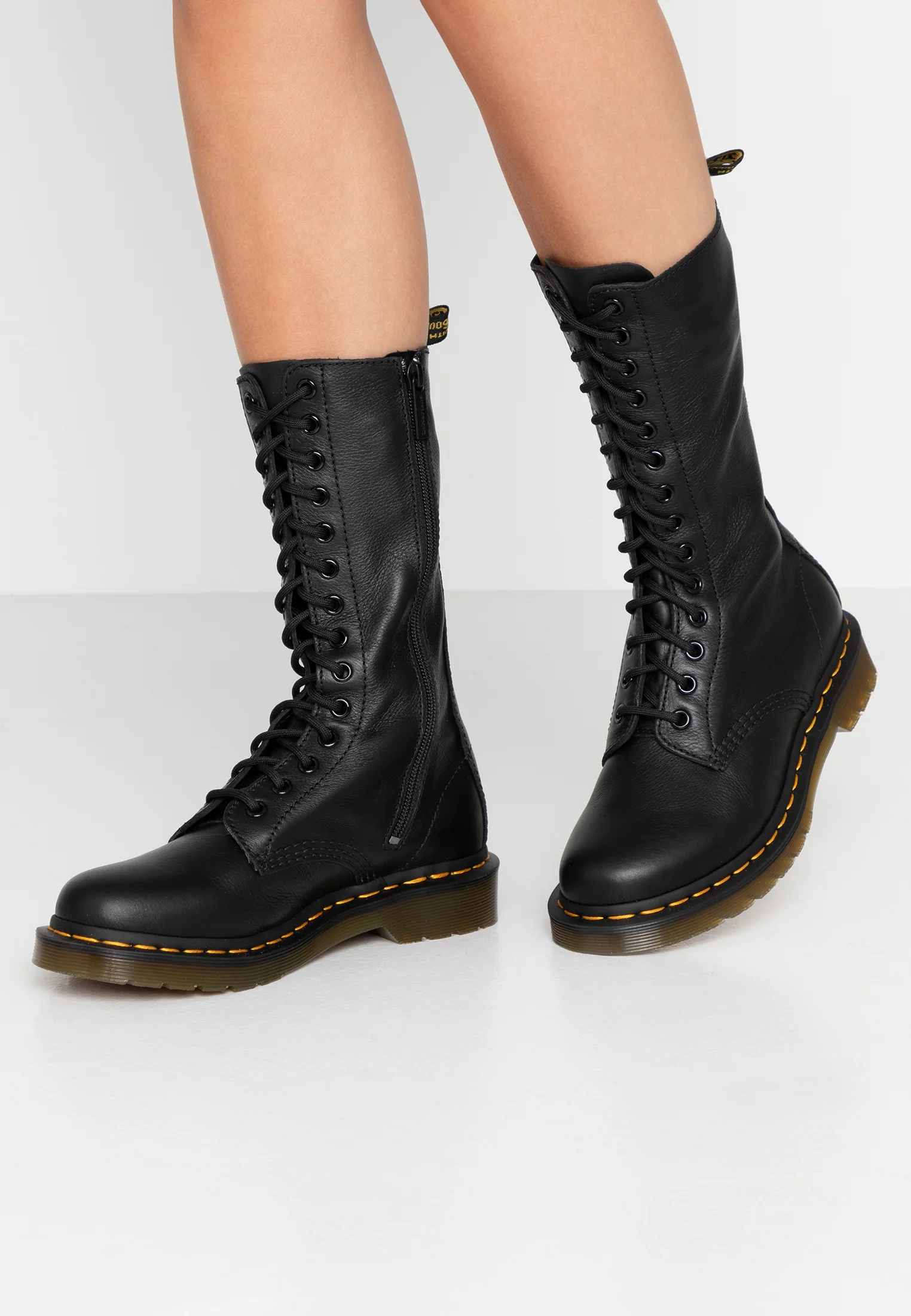 Dr. Martens - Botas con cordones