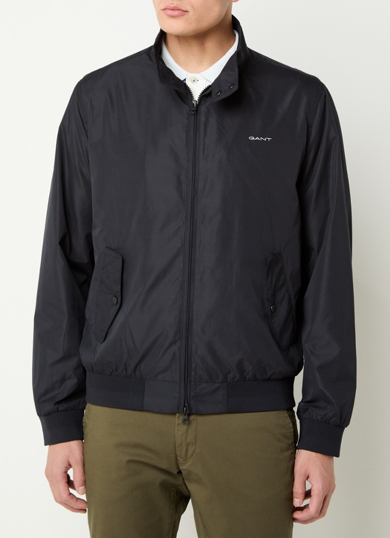 Vetrovka Gant Harrington z žepi in logotipom