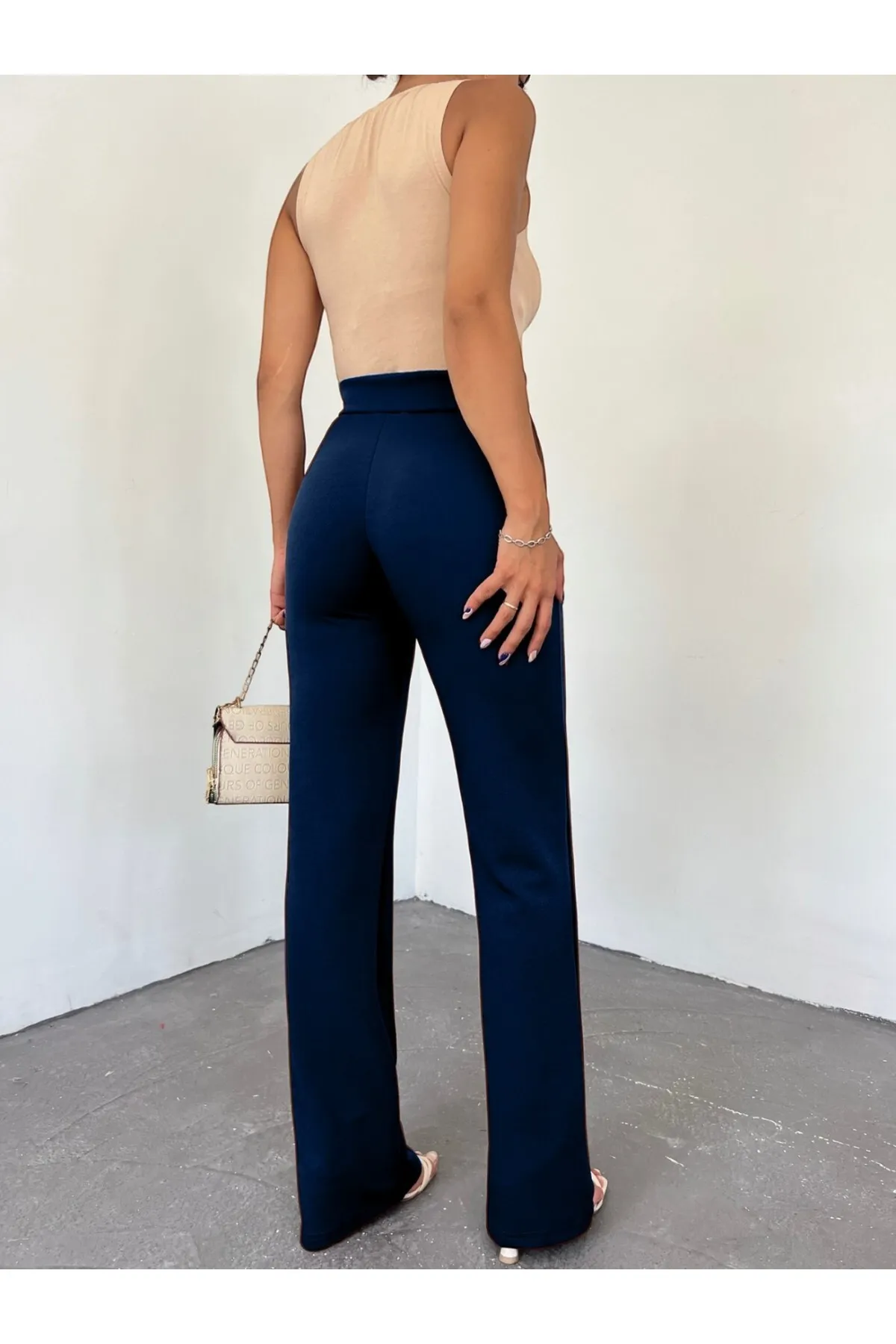 Modamorfo  Geknöpfte Lycra-Hose