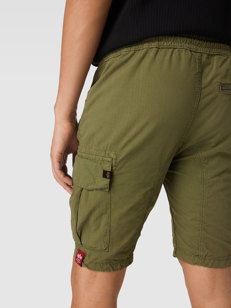 Bermudas aus Baumwolle mit Label-Details Modell 'RIBSTOP' in olivgrün