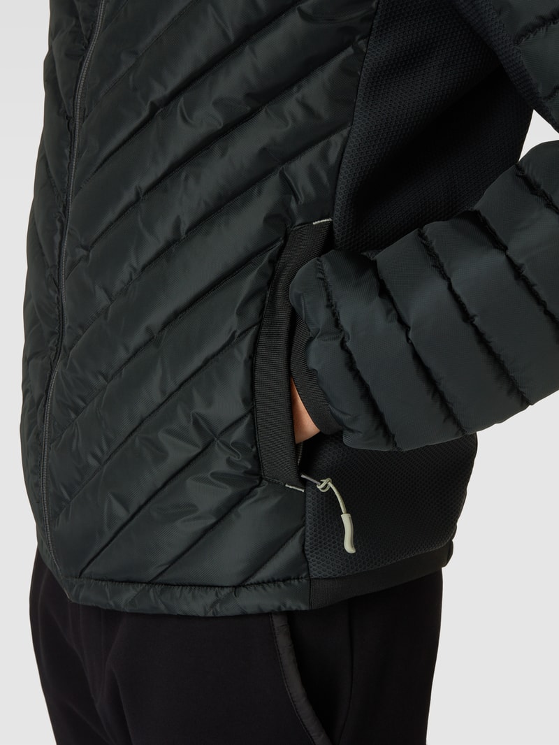 Steppjacke mit Label-Patch in schwarz