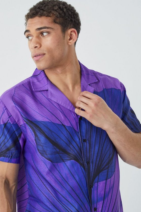 Kurzärmliges Oversize Hemd mit Smoke-Print