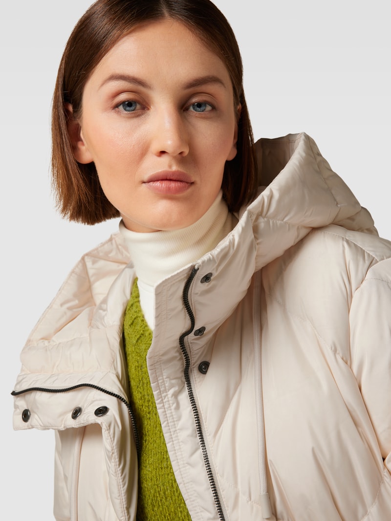 Steppmantel mit Eingrifftaschen Modell 'MIRANO' in offwhite