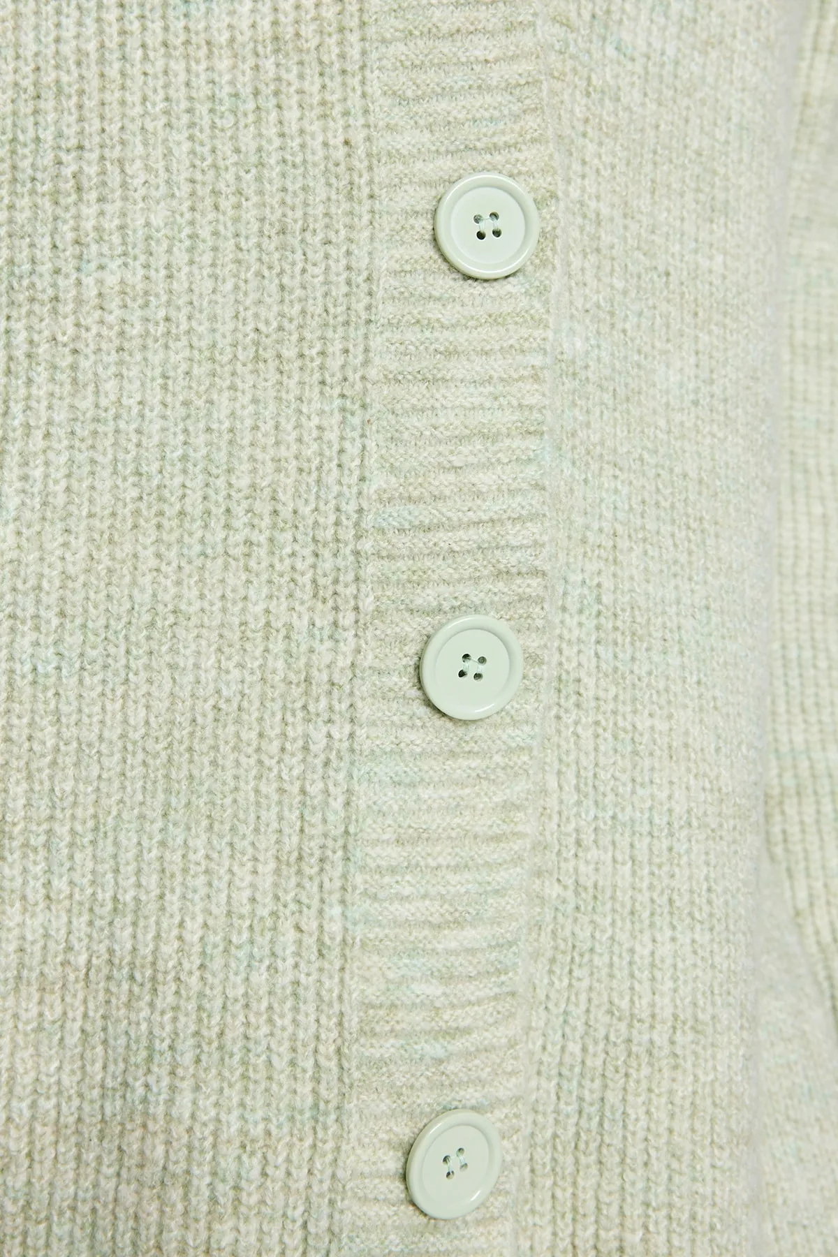 Trendyol Modest  Mintfarbene Strickjacke mit V-Ausschnitt und Knopfleiste TCTAW22HI0397