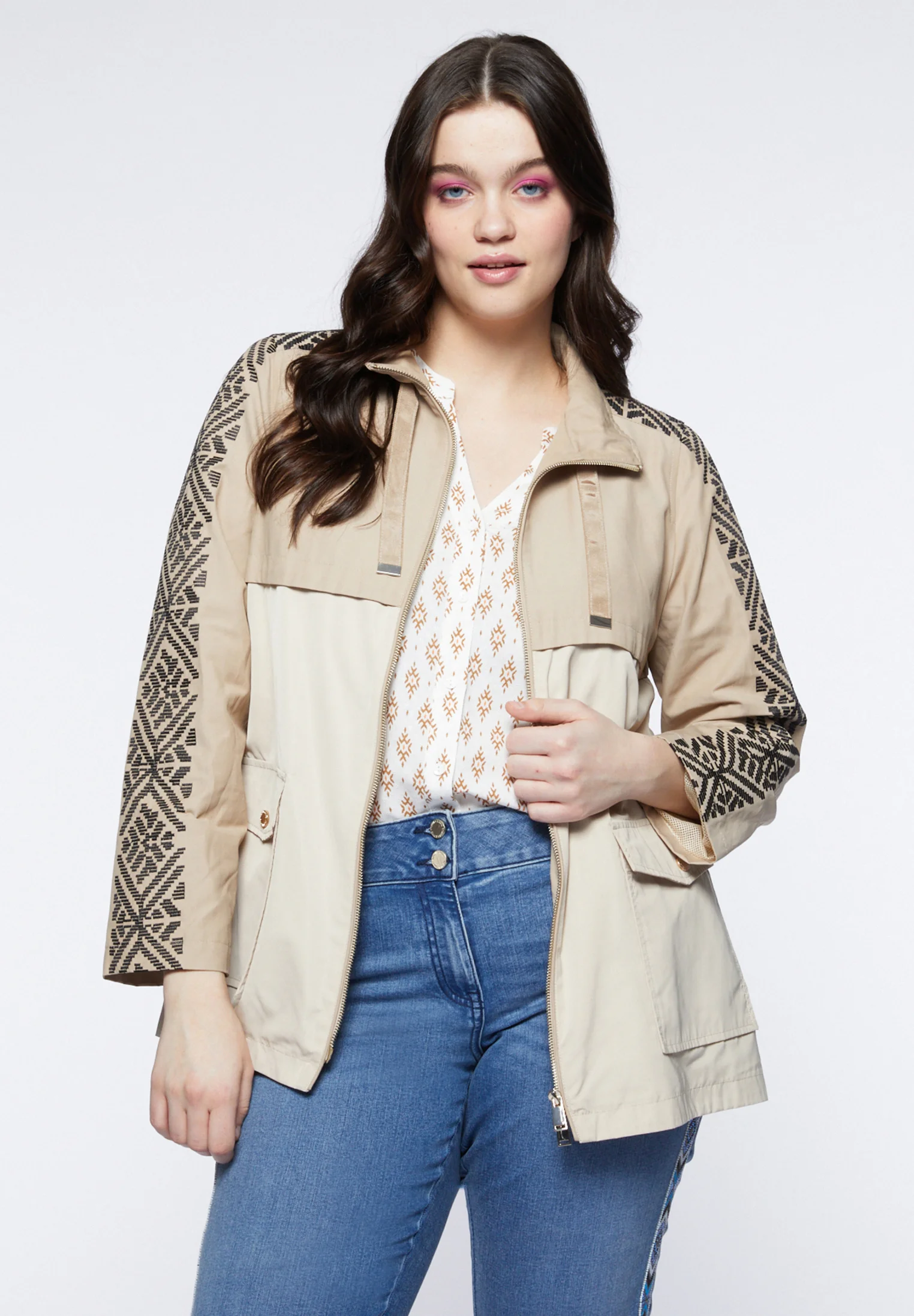 Fiorella Rubino CON BORDADO ÉTNICO - Parka