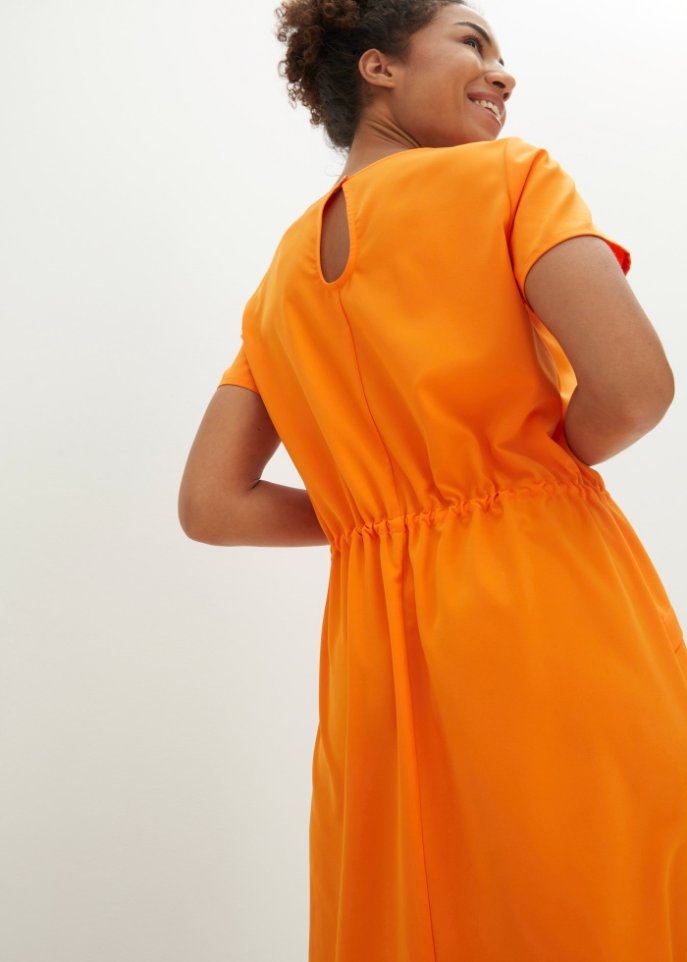 Schnelltrocknendes Kleid aus Funktionsmaterial