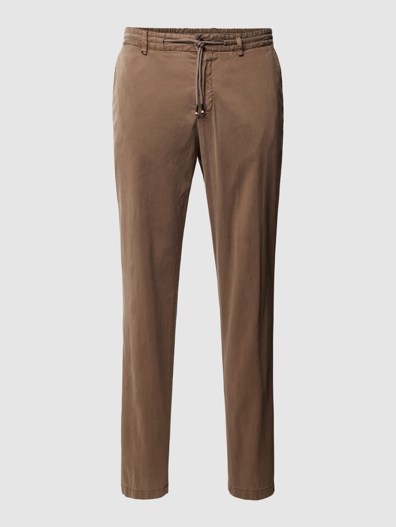Slim Fit Chino mit französischen Eingrifftaschen in mittelbraun