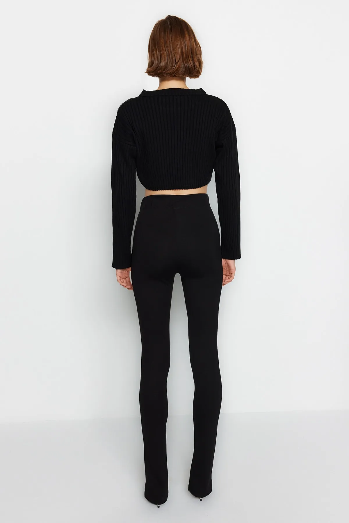 Trendyol Collection  Schwarze lange Strickhose mit Schlitz und detaillierten Details