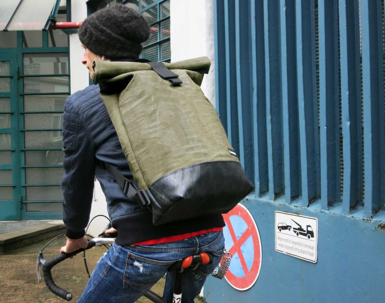 LEONCA Handtaschen khaki Rollrucksack Zeltleinen Oliv dunkel M