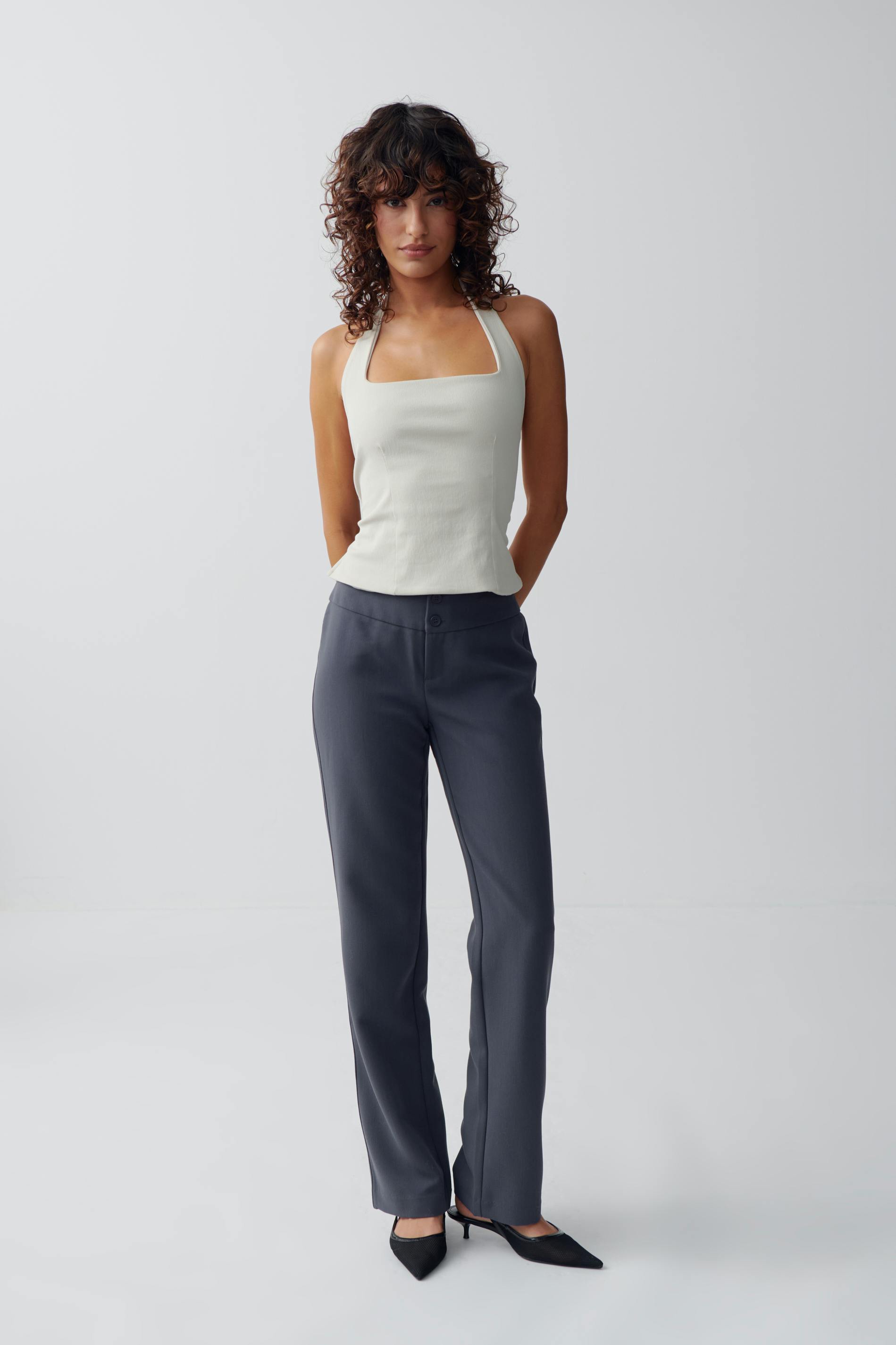 Low straight trousers
