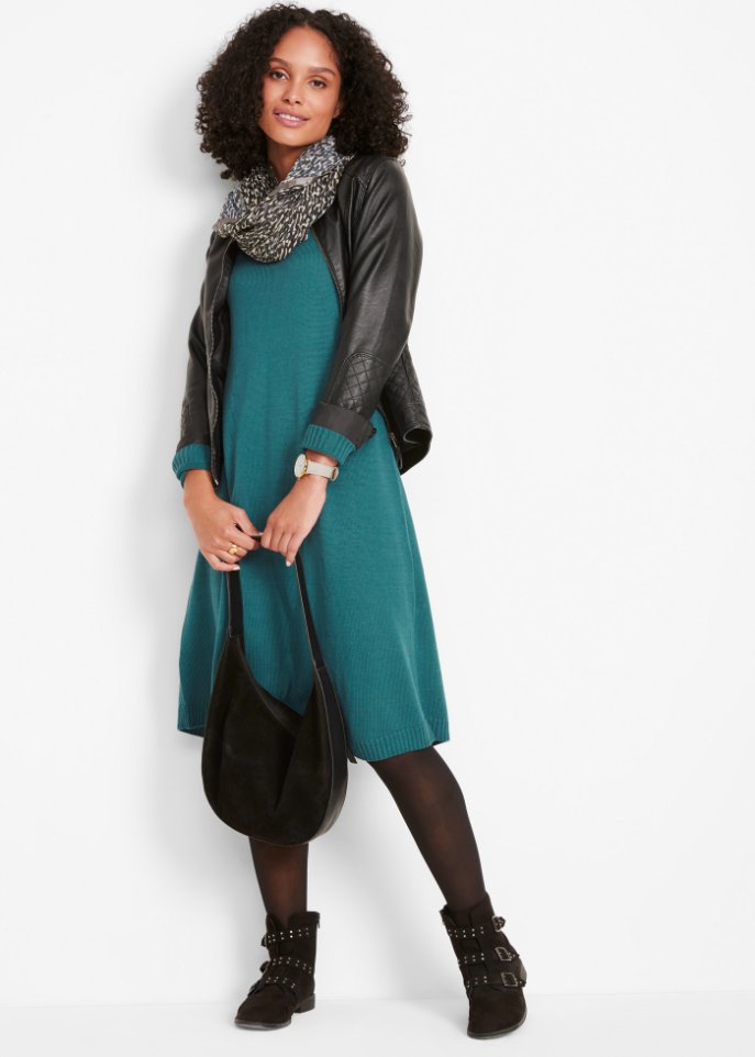 Knieumspielendes Strickkleid in ausgestellter Form