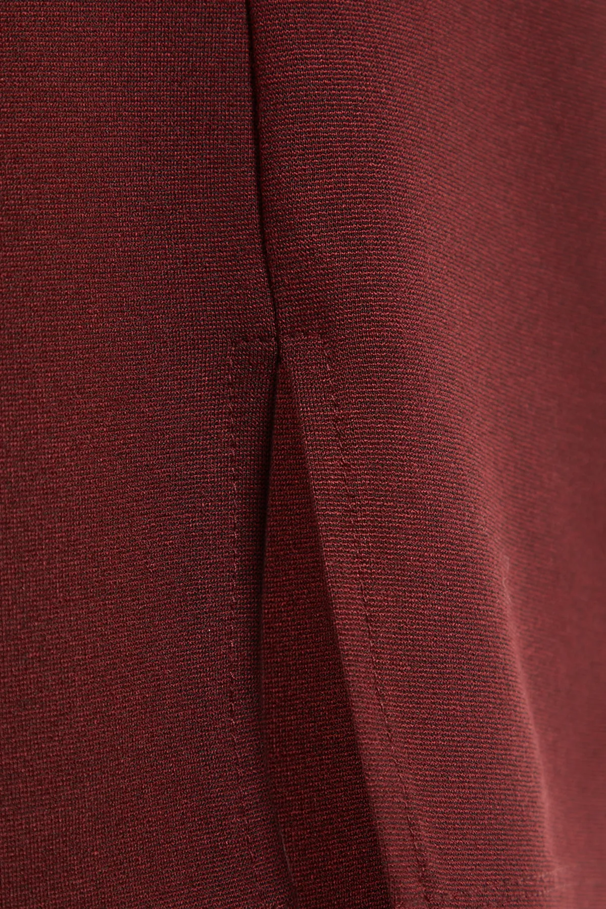 Trendyol Collection  Weinroter, figurbetonter, eleganter Bleistiftrock aus Strick mit Schlitz und hoher Taille TWOSS20ET0145
