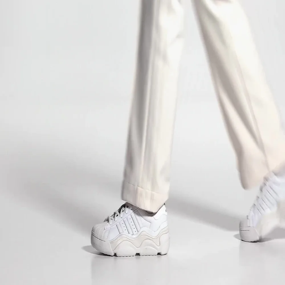 adidas Superstar Millencon W HQ6039 / weiss