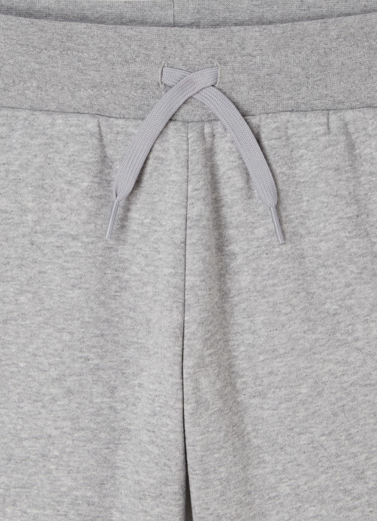 Adidas-collegehousut, joissa on logobrodeeraus