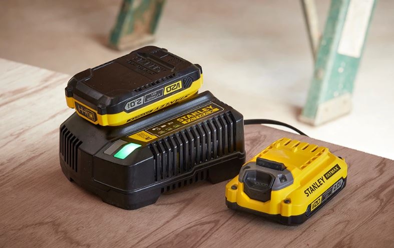 Kit de démarrage Stanley SFMCB12D2 Fatmax V20 : 2 batteries 18 V 2,0 Ah + chargeur de batterie