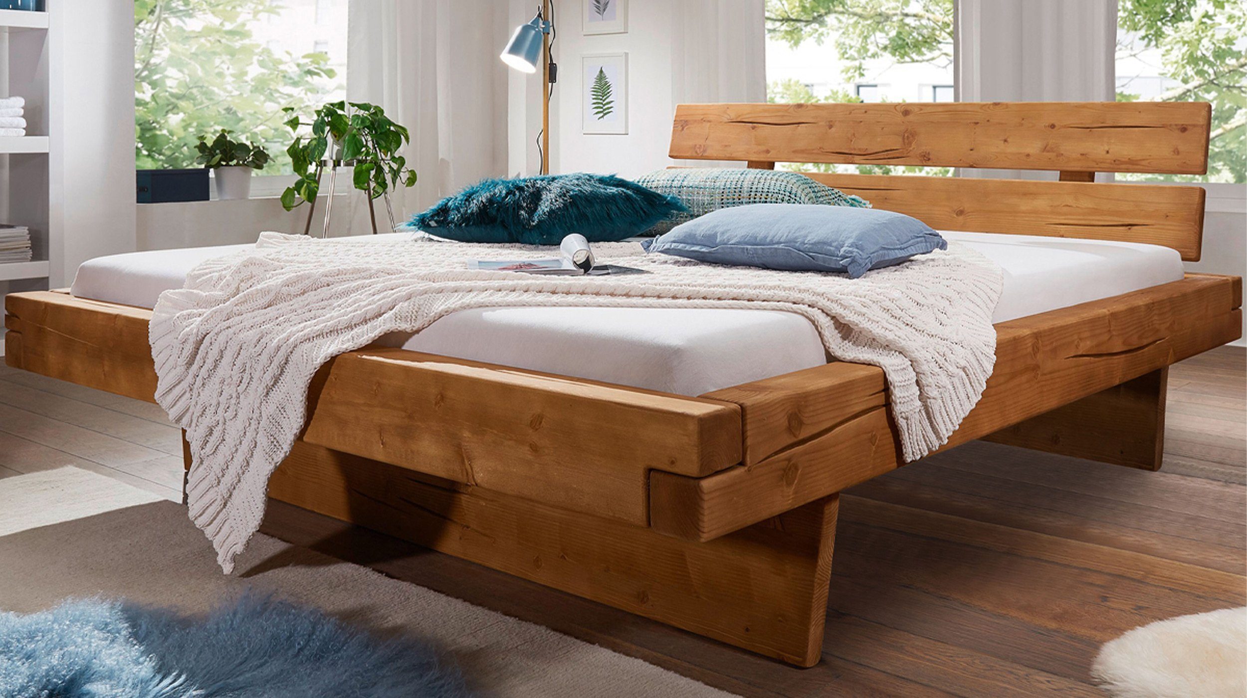 Massivart® Holzbett BERND / 180 x 200 cm / Massivholzbett, Balkenbett, Fichte gebeizt, Standbeine durchgehend in Trapezform