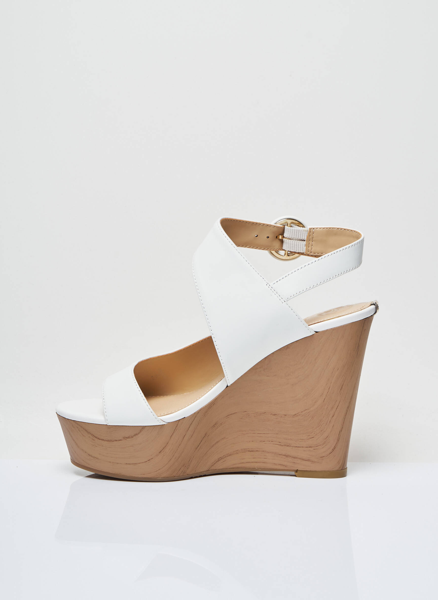 Guess Sandales Nu Pieds Femme couleur blanc