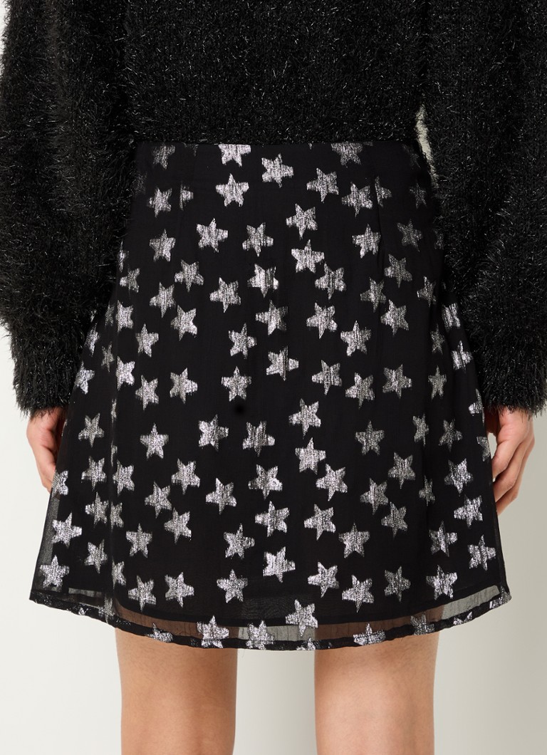 Saia curta lilás Fabienne Chapot com lurex e estampa.