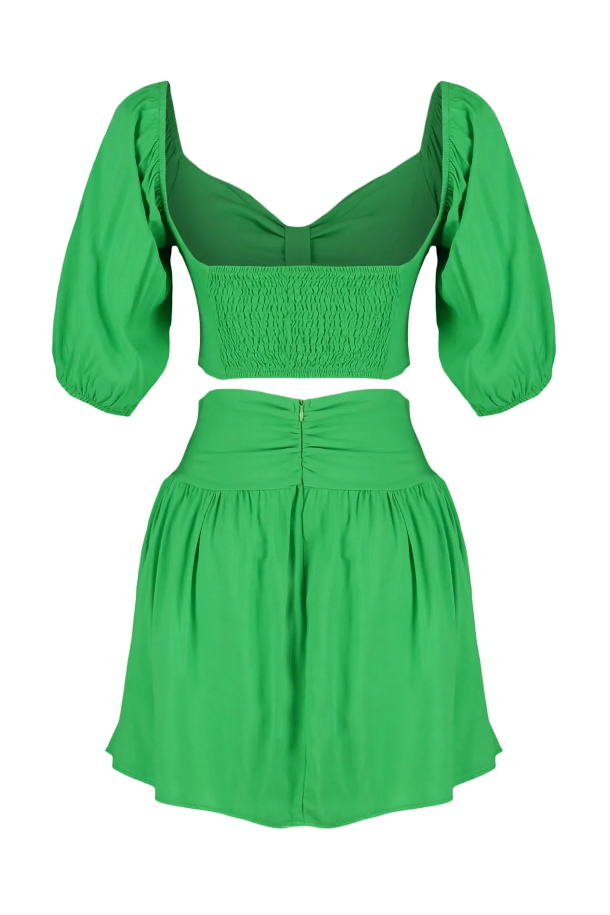 Trendyol Collection  Grünes gewebtes Cut-Out/Fenster-Bluse-Rock-Set TBESS23AU00176