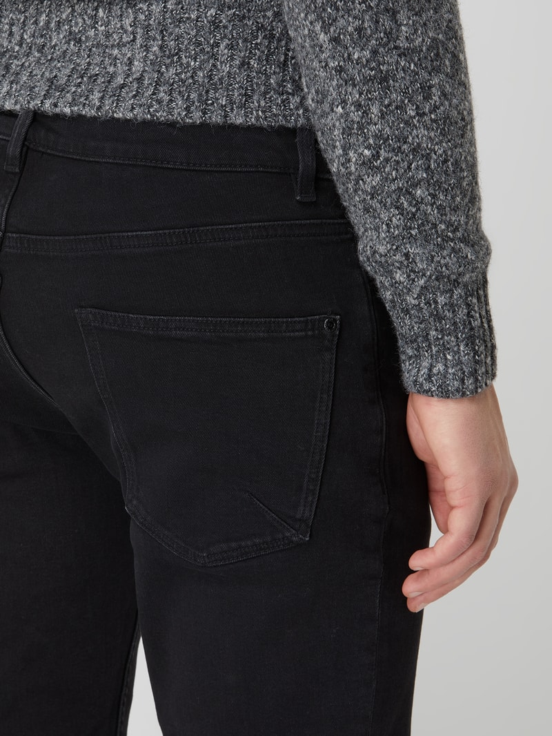Jeans mit Label-Patch in schwarz