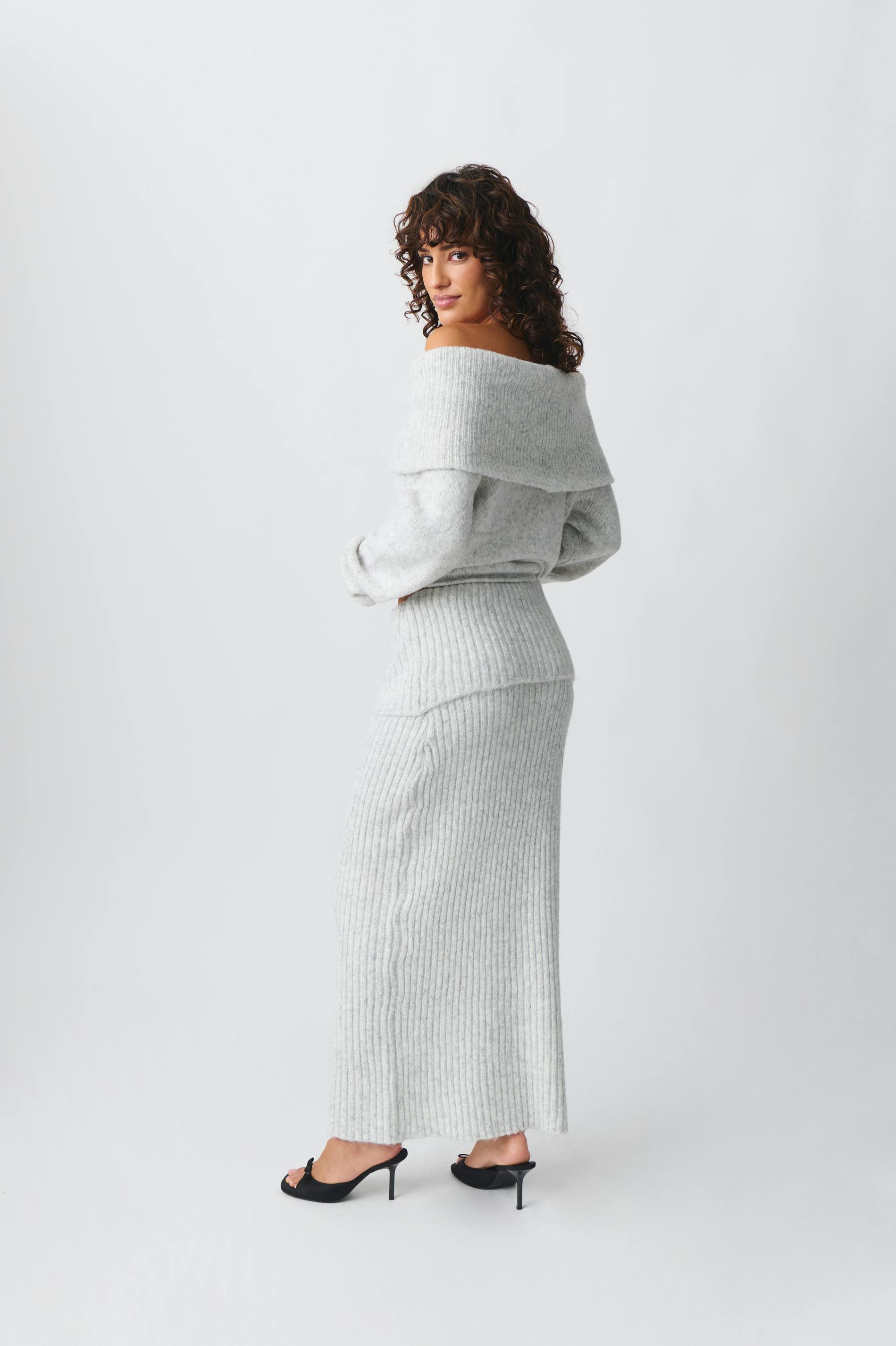 Knitted folded down skirt