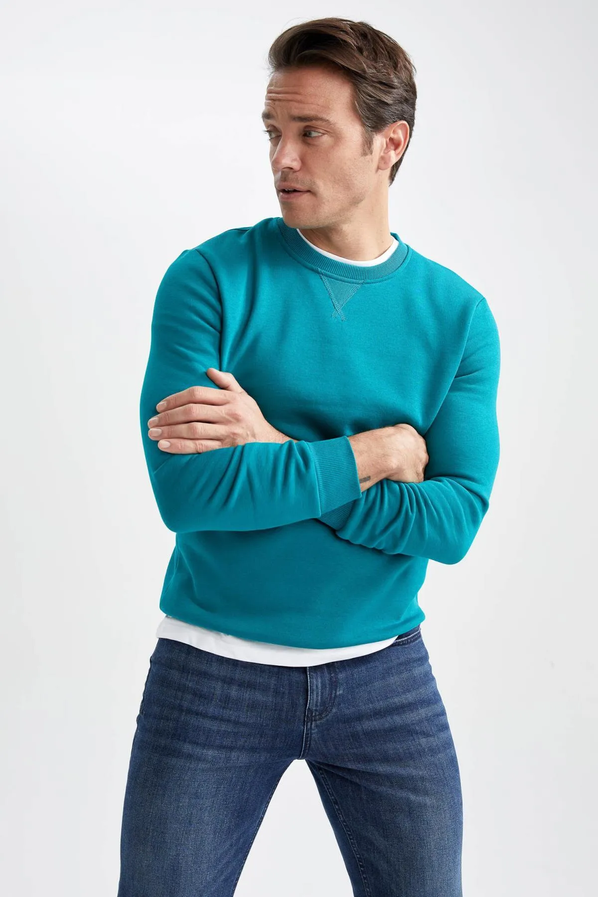 DeFacto  Basic-Sweatshirt aus Baumwolle mit normaler Passform und Rundhalsausschnitt