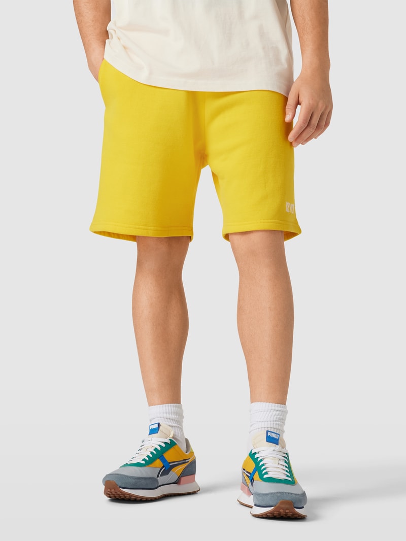 Sweatshorts mit elastischem Bund in gelb