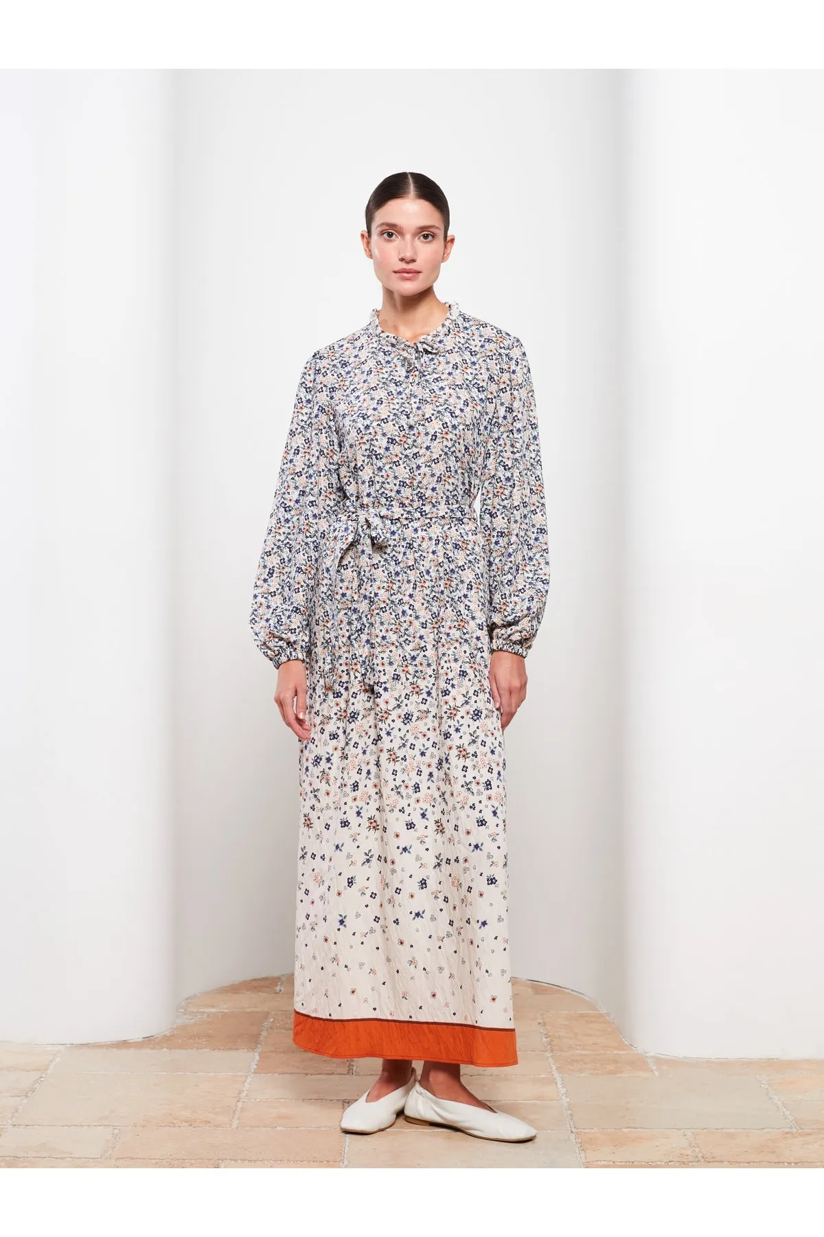 LC Waikiki  Gemustertes langärmliges Damenkleid mit Bindekragen