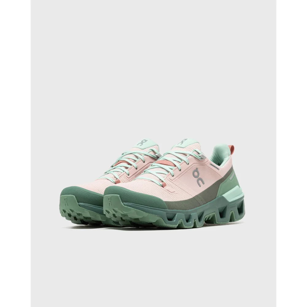 ON Cloudwander Waterproof 73;98278 / pink