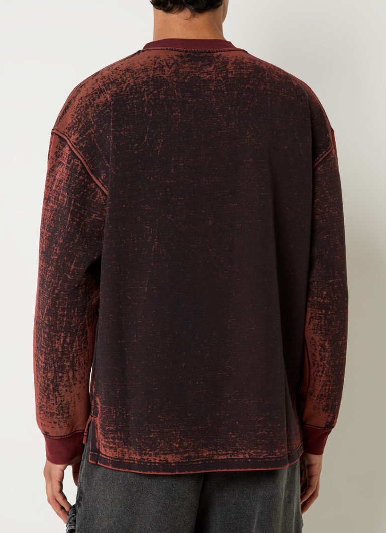 Maglione Diesel S-Baxt-Q1 con logo stampato e finitura lavata.