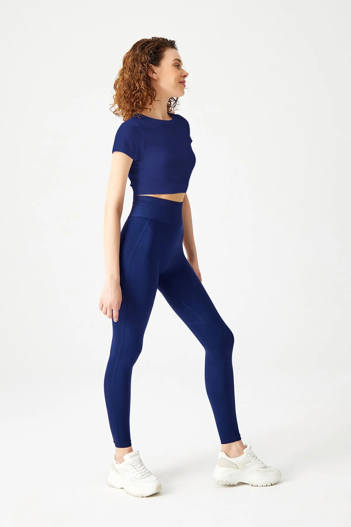 LOS OJOS  Marineblaues, nahtloses, weich strukturiertes Sport-T-Shirt-Crop-Top