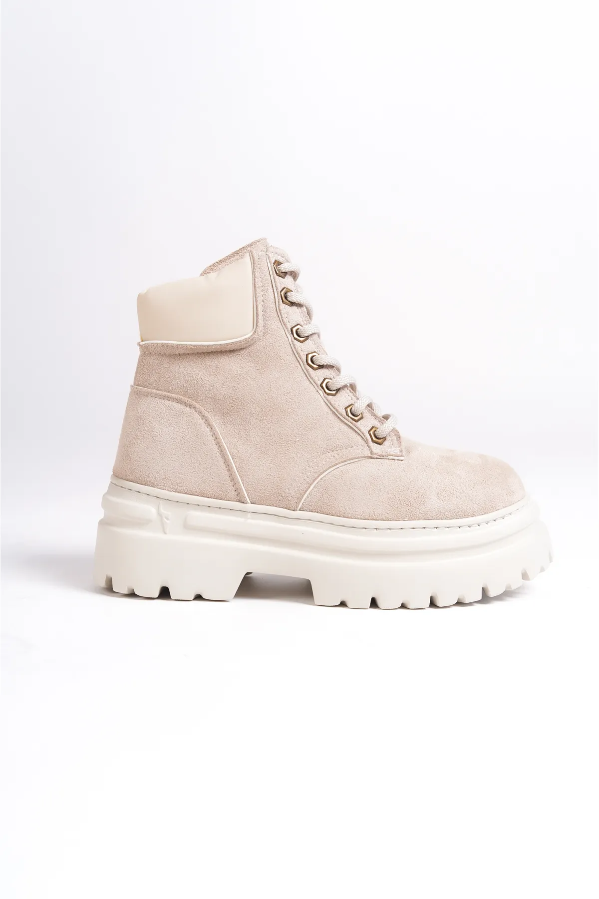 Capone Outfitters  Damen-Schnürstiefel mit runder Zehenpartie und Trac-Sohle