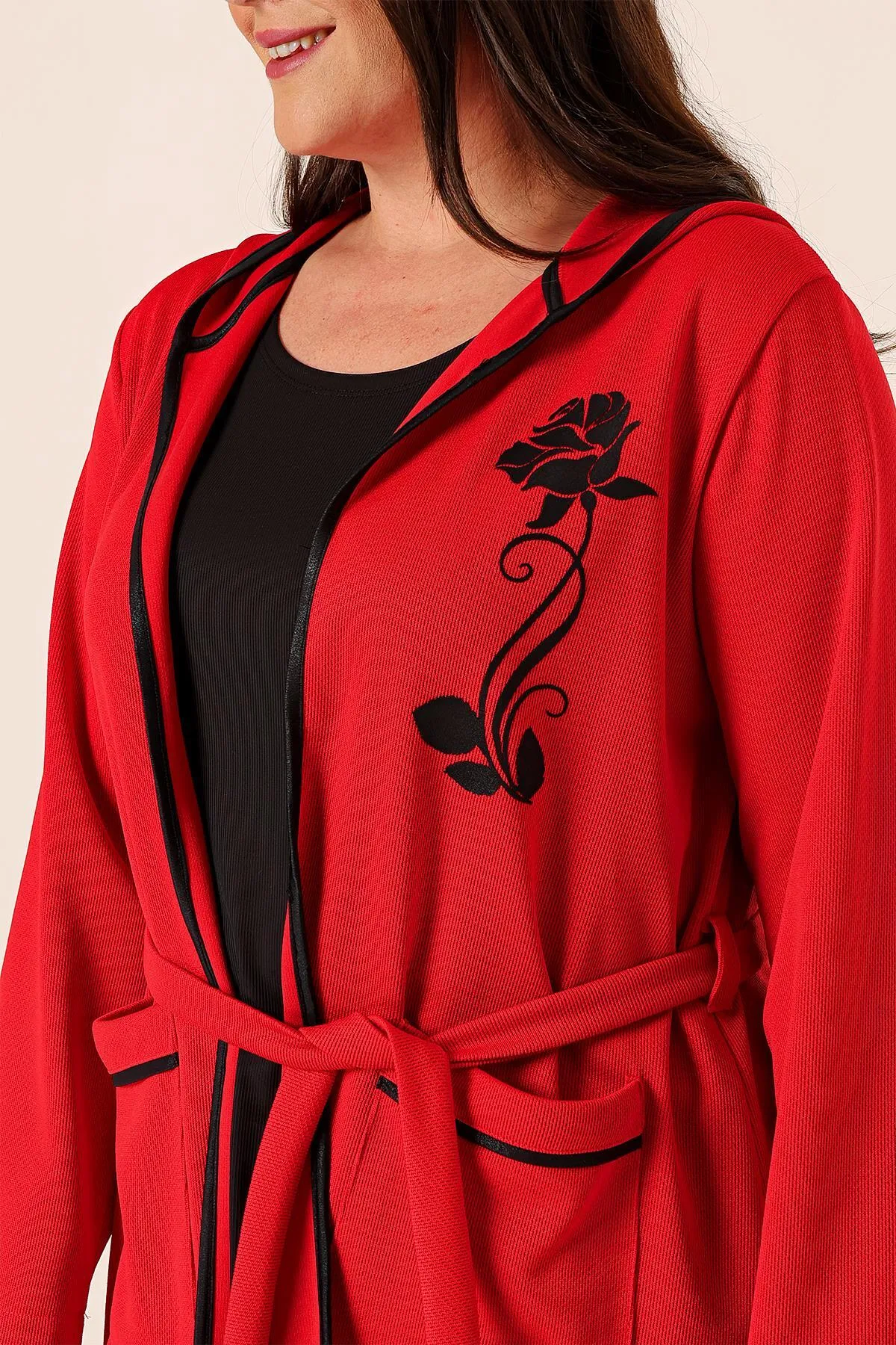 By Saygı  Ärmelloses Unterhemd, Kapuze, Taschentasche, Strickjacke mit Gürtel und Blumenmuster, großes 2-teiliges Set