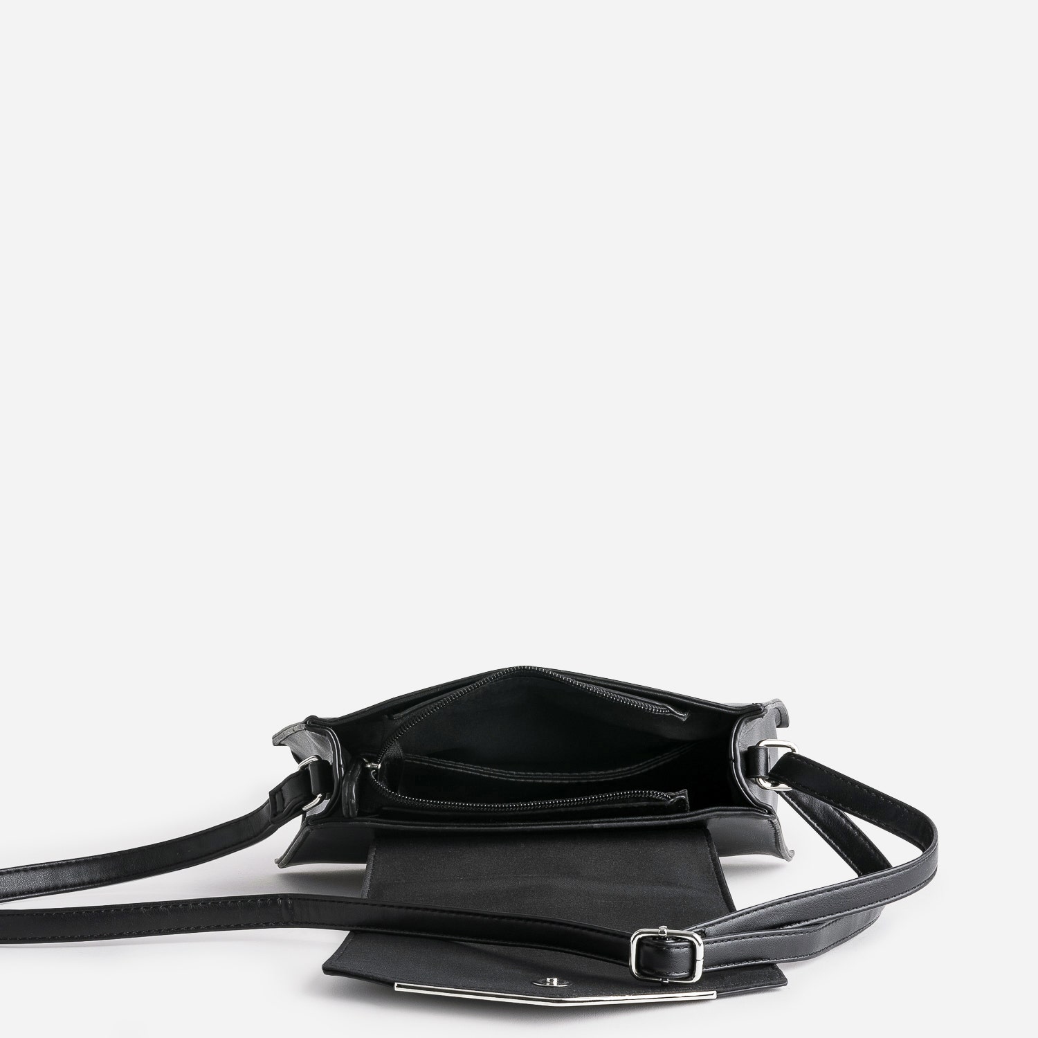 Sac bandoulière noir avec barrette métal
