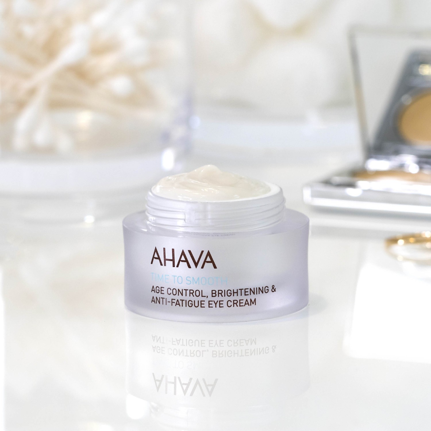 AHAVA Age Control Lysnende Øyekrem