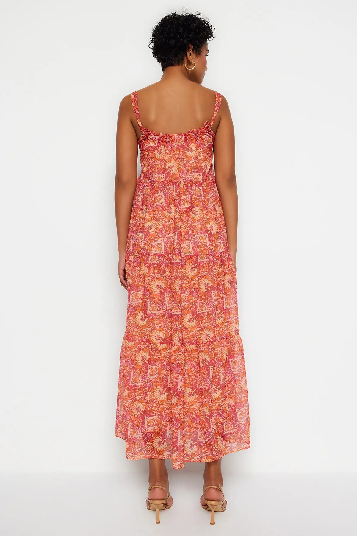 Trendyol Collection  Mehrfarbiges, weit geschnittenes Maxi-Webkleid zum Binden TWOSS23EL02120
